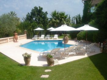 Villa for rent in Cannes - Super Cannes with 4 bedrooms, in  sqm of living area.