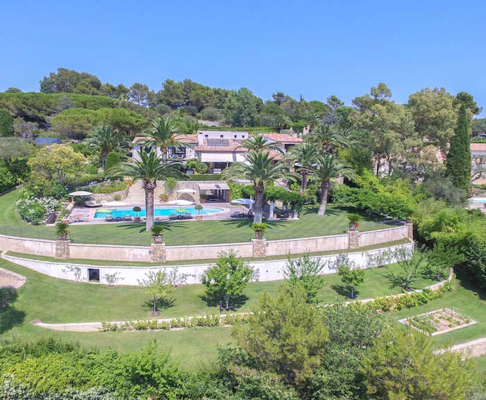 Villa de luxe à Mougins - Valbonne, composée de 7 chambres, pour une surface habitable de 600 m².