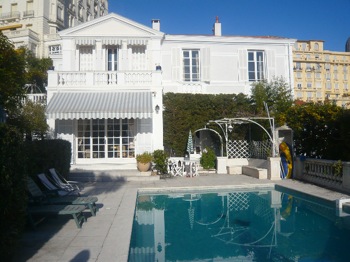 Villa de luxe à Monaco, composée de 7 chambres, pour une surface habitable de  m².