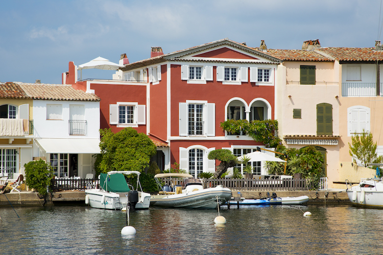 Villa de luxe à Saint Tropez, composée de 6 chambres, pour une surface habitable de  m².