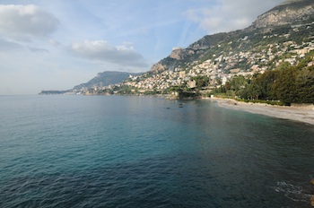 Villa for rent in Roquebrune Cap-Martin with 4 bedrooms, in 300 sqm of living area.