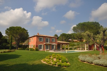 Villa for rent in St Tropez with 4 bedrooms, in 250 sqm of living area.