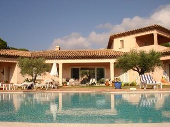 Villa de luxe à Saint Tropez, composée de 4 chambres, pour une surface habitable de  m².