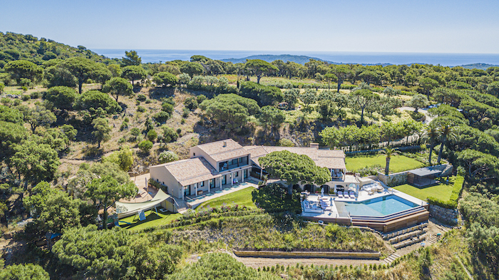 Villa de luxe à Saint Tropez, composée de 9 chambres, pour une surface habitable de 830 m².