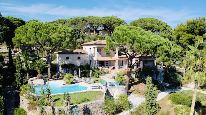 Villa de luxe à Saint Tropez, composée de 5 chambres, pour une surface habitable de 300 m².