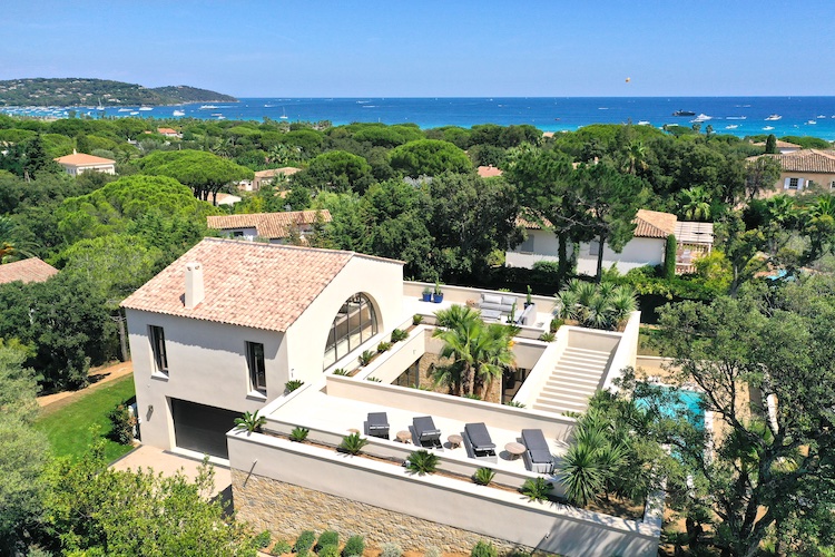 Villa de luxe à Saint Tropez, composée de 5 chambres, pour une surface habitable de  m².