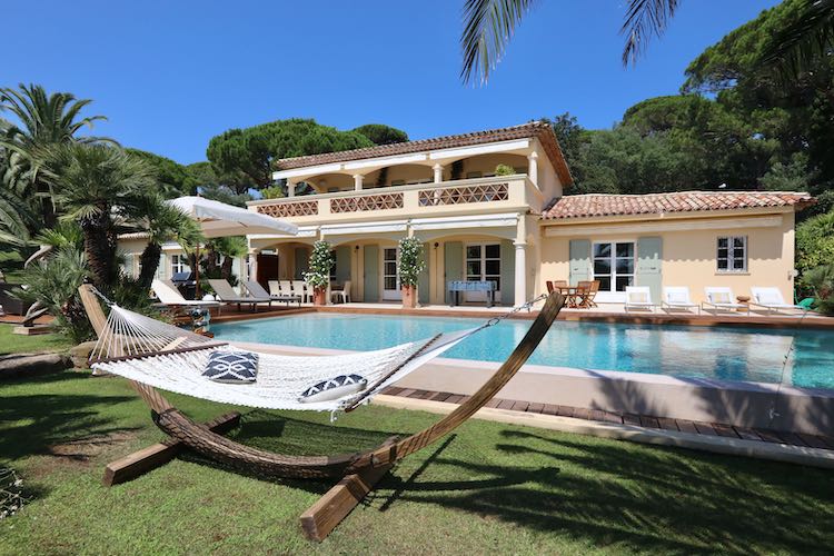 Villa de luxe à Saint Tropez, composée de 6 chambres, pour une surface habitable de  m².