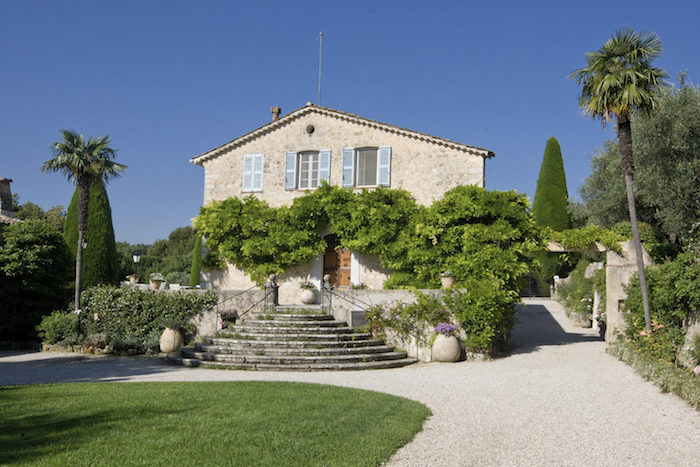 Villa de luxe à Mougins - Valbonne, composée de 16 chambres, pour une surface habitable de  m².