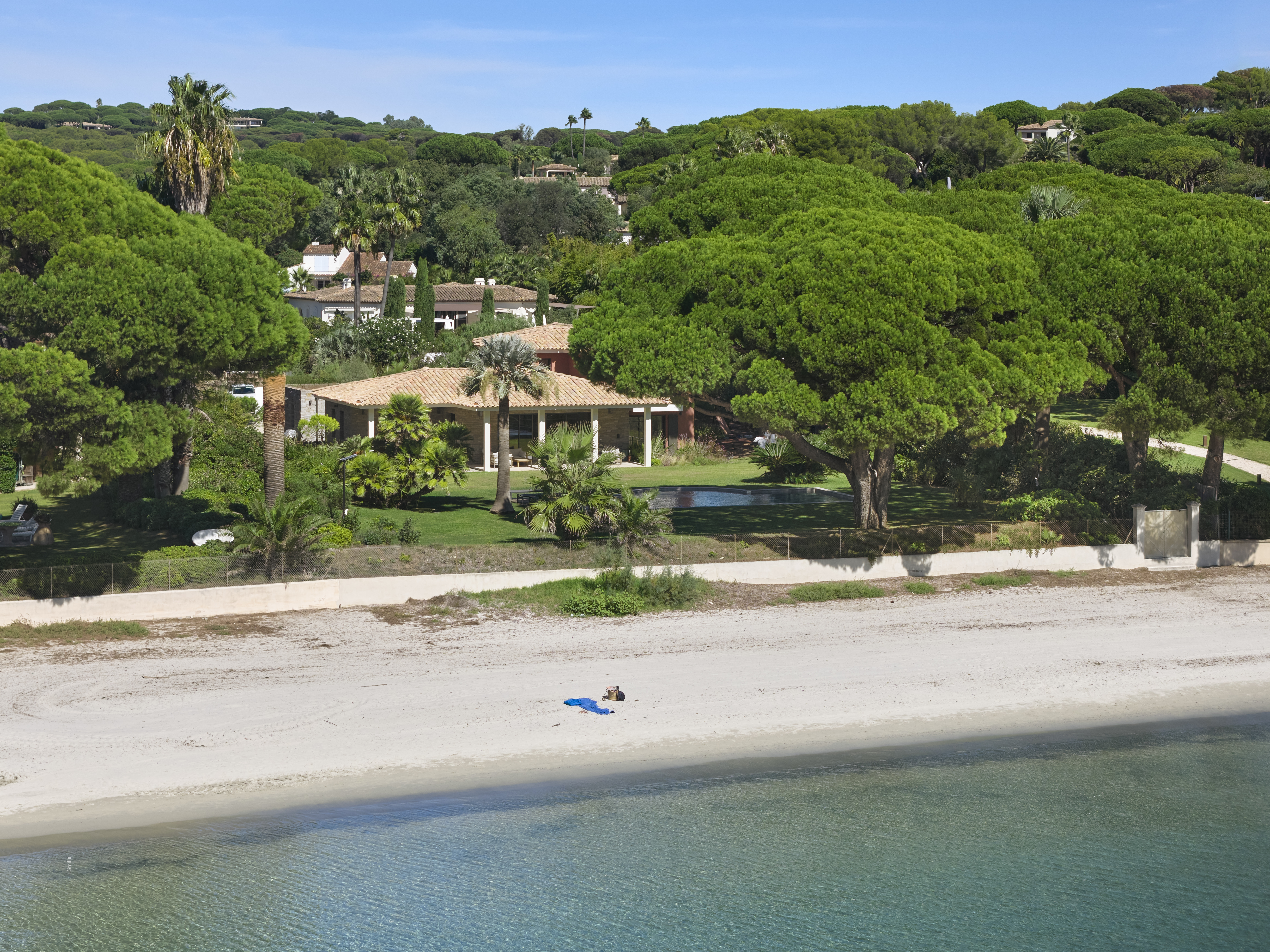 Read more about the article Luxury Villas for Rent in Le Domaine de la Capilla