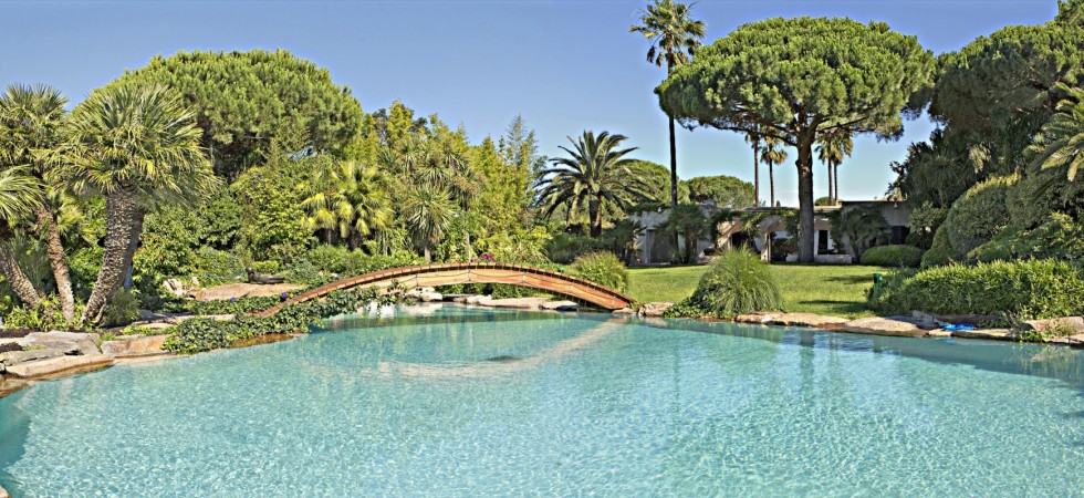 Luxury villas for rent Domaine de la Capilla