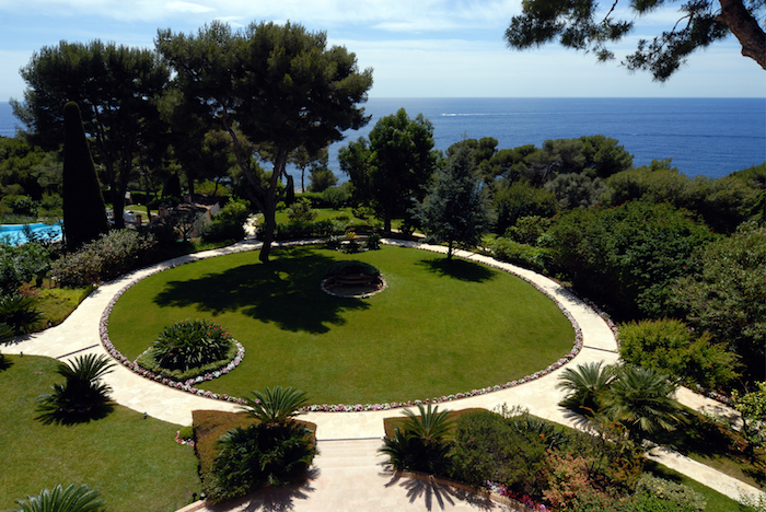 Villa de luxe à Cap Ferrat - Villefranche, composée de 6 chambres, pour une surface habitable de  m².
