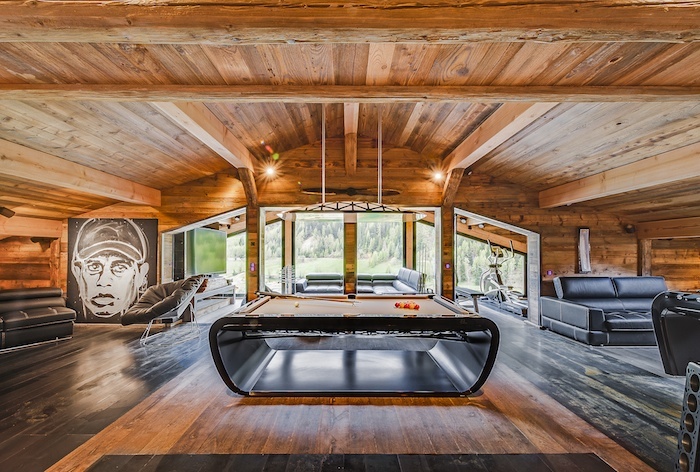 Chalet de luxe à Val d'Isere, composée de 6 chambres, pour une surface habitable de 600 m².